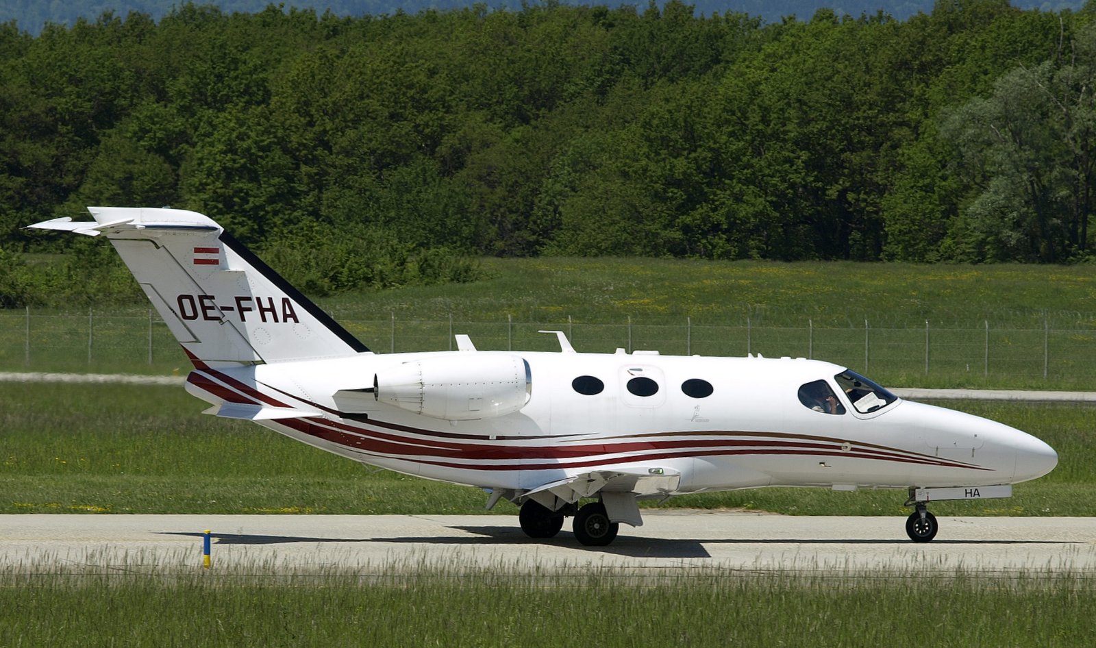 FLUGZEUGE Privatjets etc OEFHA Cessna 210 Citation