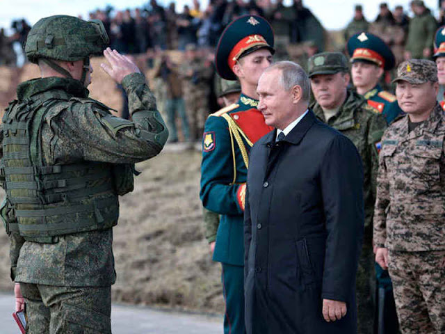 Vladimir Putin Hadiri Latihan Perang Rusia - China Vladimir Putin Hadiri Latihan Perang Rusia - China