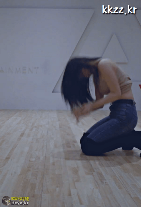 춤 좀 추는 에이핑크 윤보미
