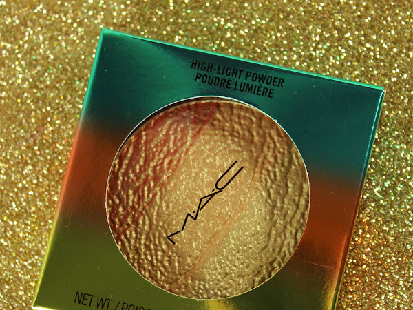 MAC Monday: Wash & Dry - Freshen Up High-Light Powder Swatches & Review