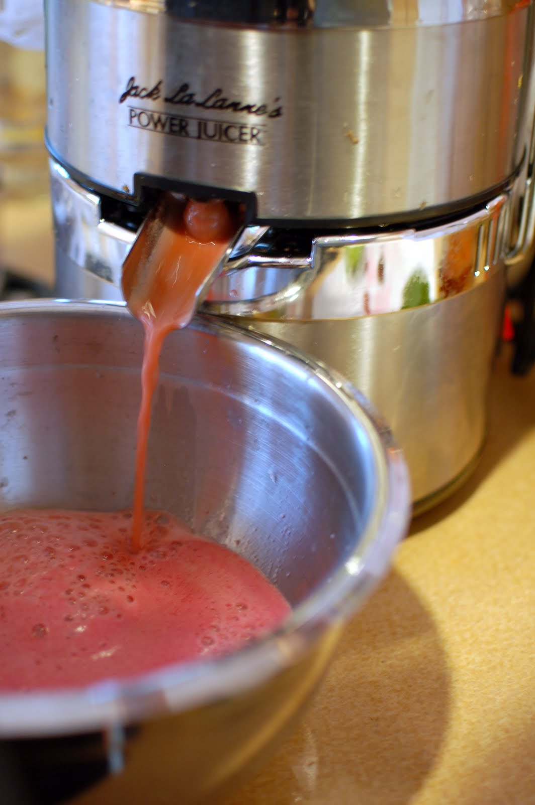 Chic 907 Fresh pressed Homemade fruit juice