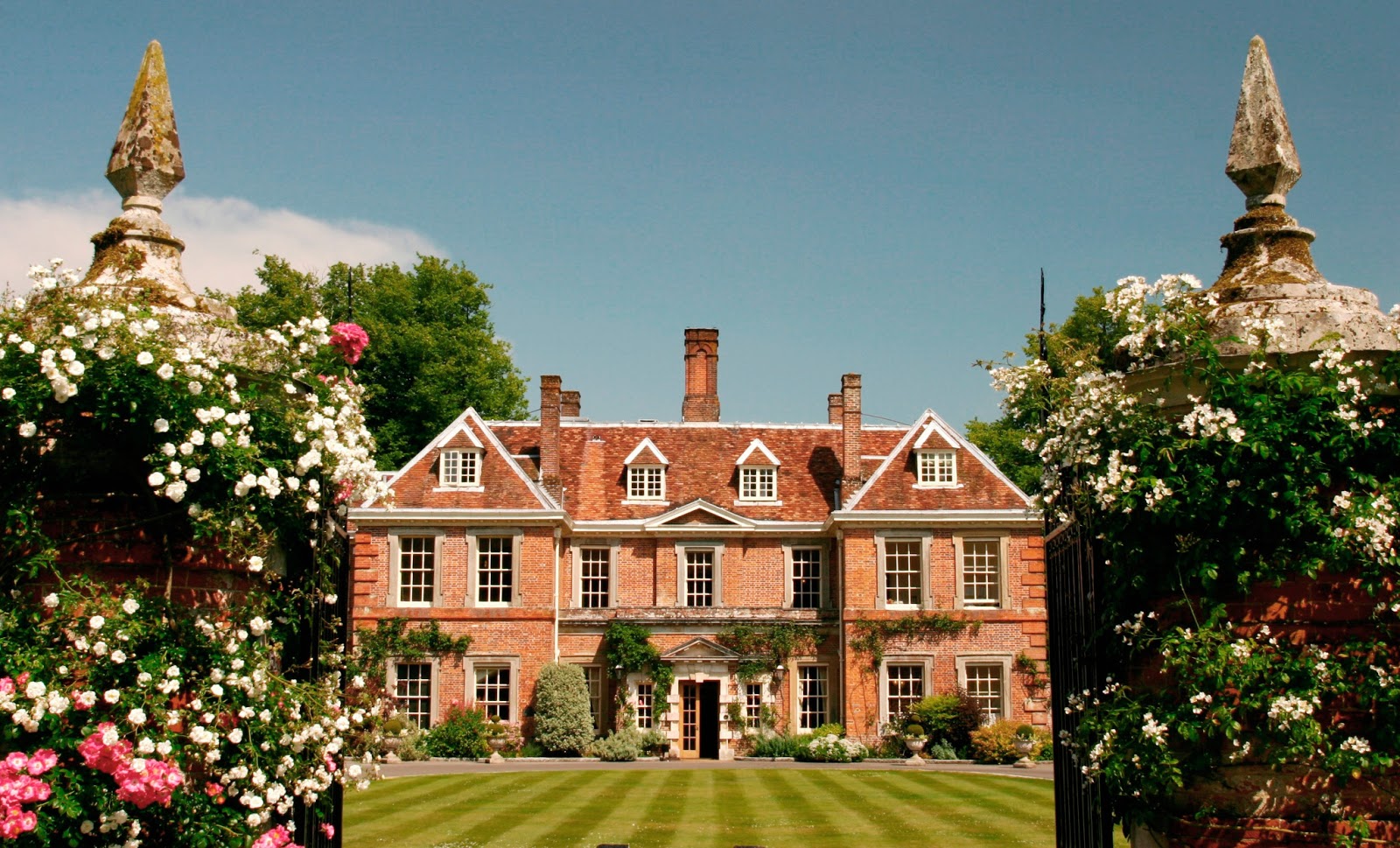 Travel & Adventures Winchester. A voyage to Winchester, Hampshire