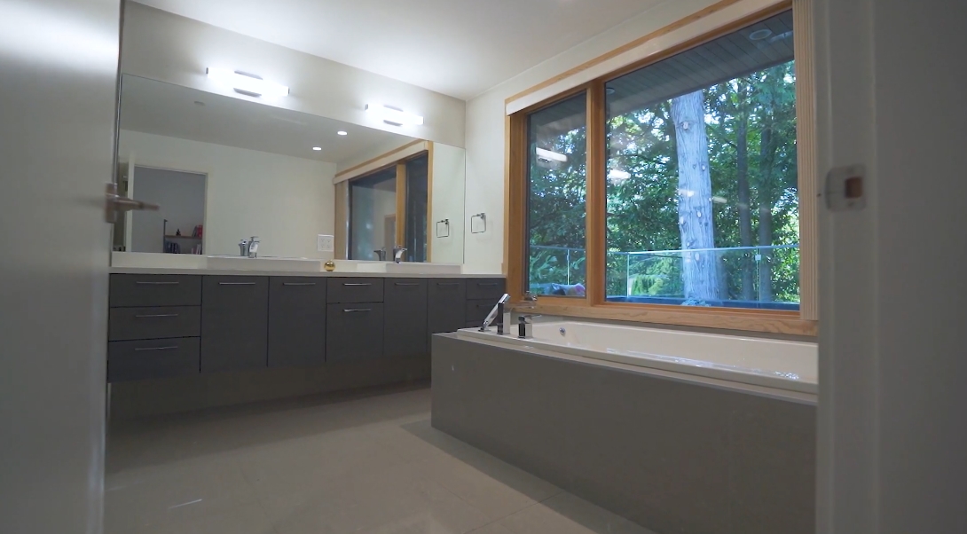 26 Interior Design Photos vs. 2037 Westview Dr, North Vancouver, BC Luxury Home Tour