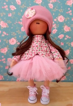 Vestido de boneca com molde para download  Roupas de boneca de pano,  Vestidos de boneca, Costurando roupas de bonecas
