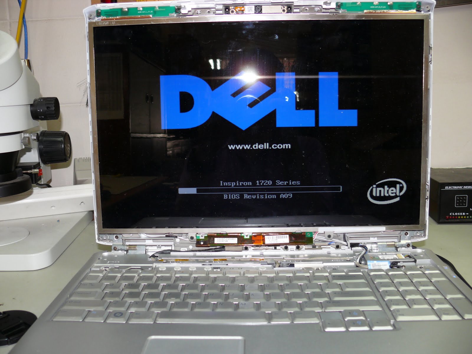 Wozzzaaa's World: Dell Inspiron 1720 Repair