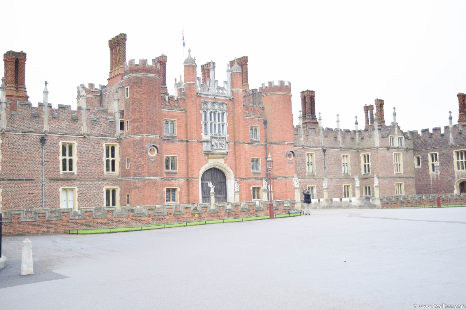 hampton court palace pictures and pictures