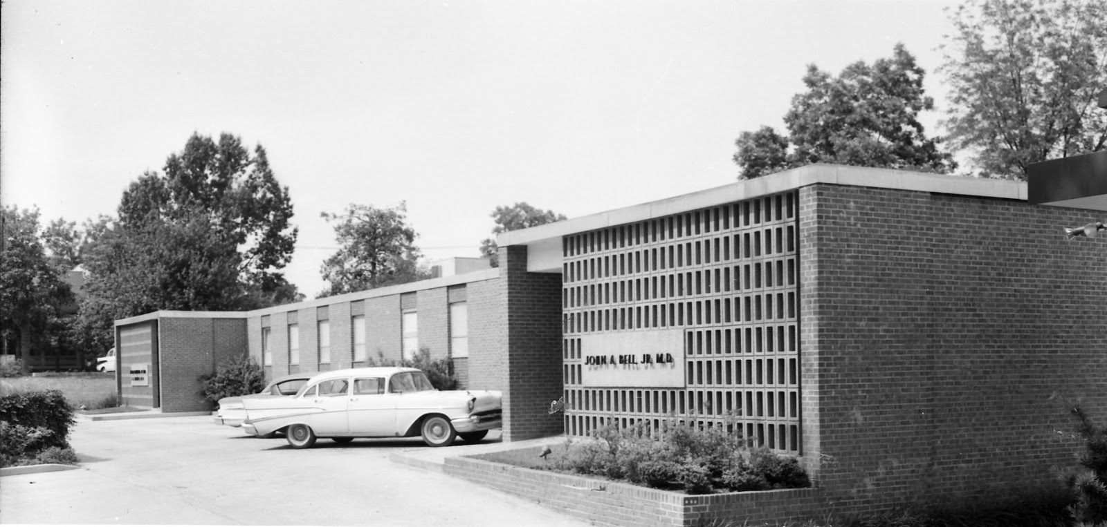 THE MEDICAL CENTER BELLEVUE AVE., DUBLIN, GA. FOUNDED IN 1964