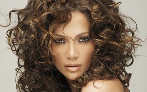 Cream Wajah: Inilah Cara Keritingkan Rambut Sendiri