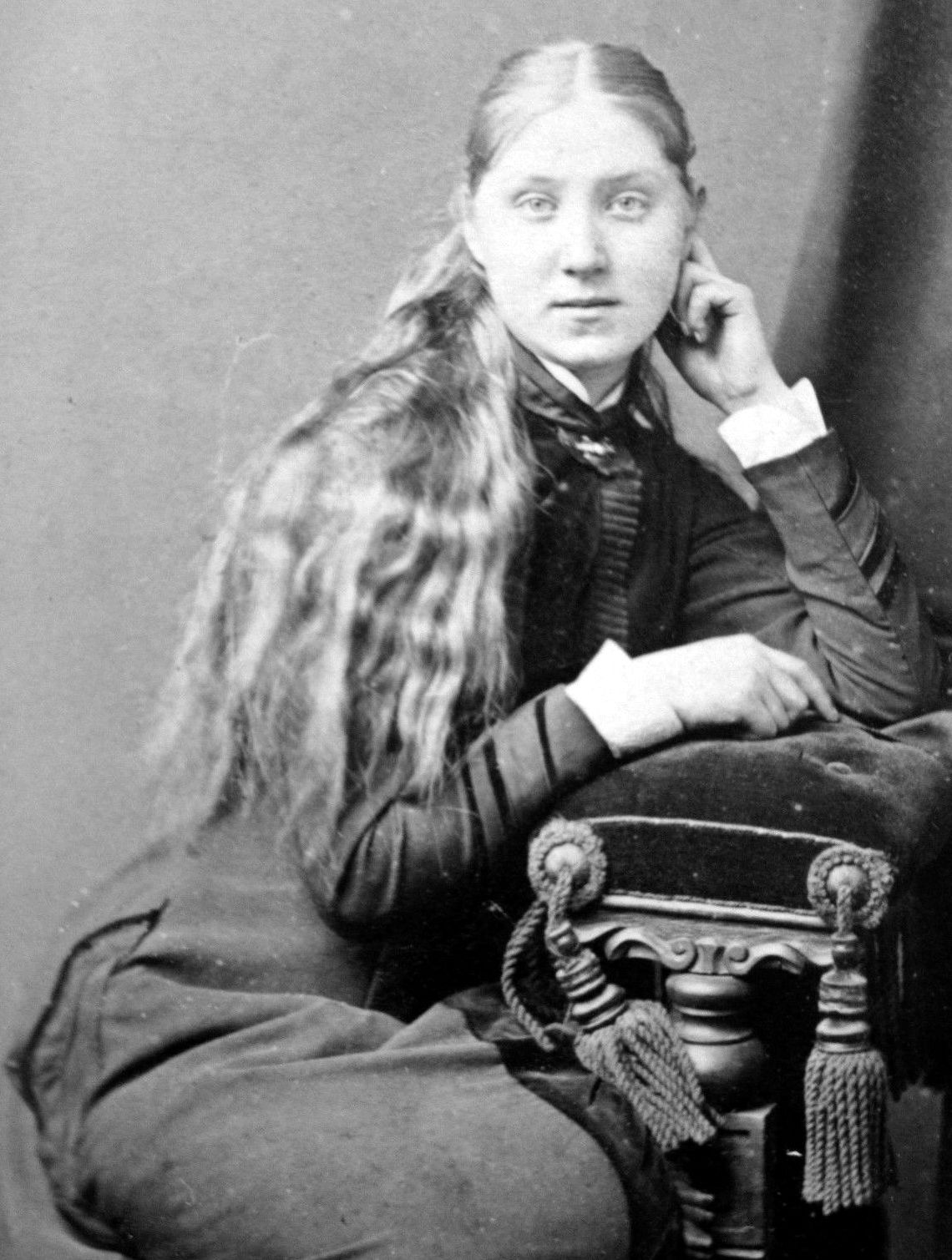 Tour Scotland Old Photograph Young Woman Paisley Scotland