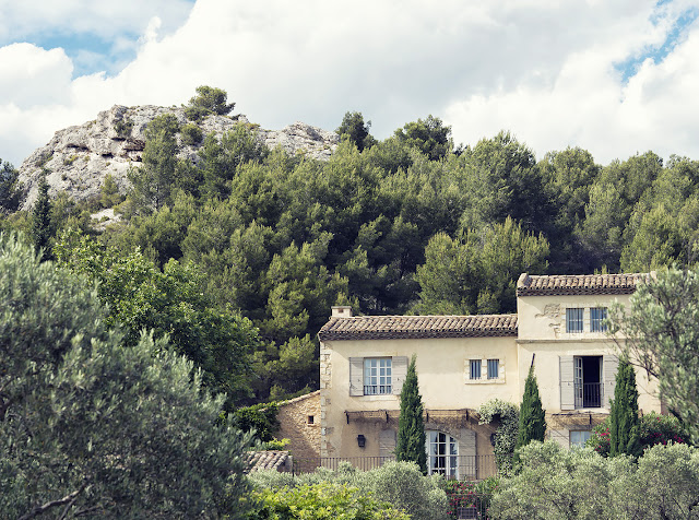 19 Waterfall kitchen island ideas for a show-stopping effect