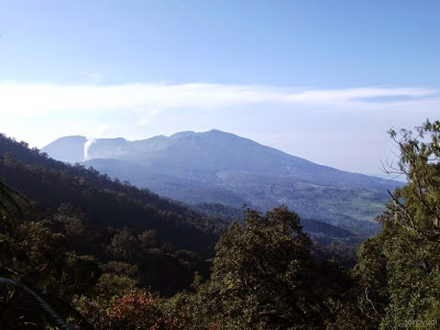 10 Gunung Tertinggi di Jawa Barat Gunung Guha