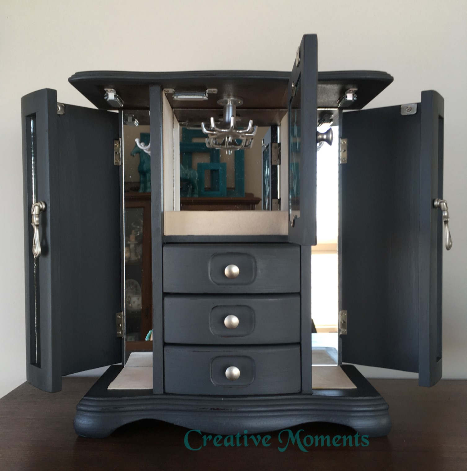 Dark Grey Jewelry Box with a fun surprise color