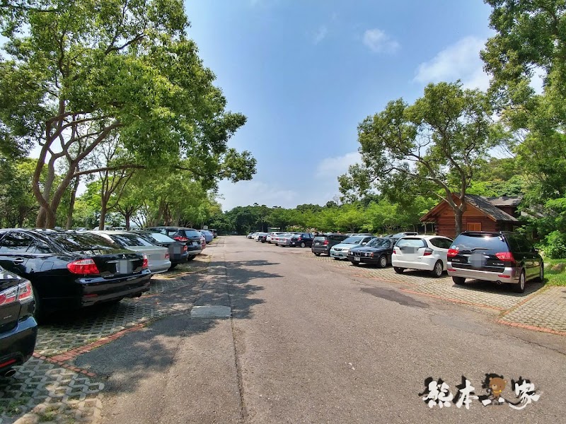 苗栗飛牛牧場|飛牛廣場、牧場工房、庭園木屋、牧場原憩、童玩區|園區環境