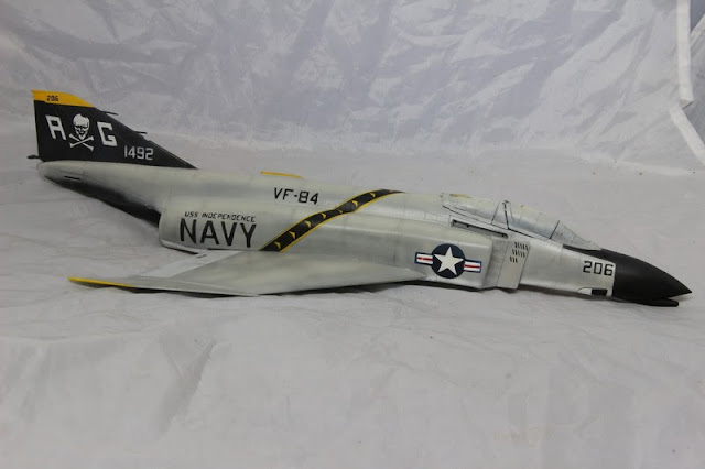 Montage pas à pas du F-4B Phantom II d'eduard au 1/48. F-4B Phantom II,Eduard 1/48, La réalisation de la décoration.