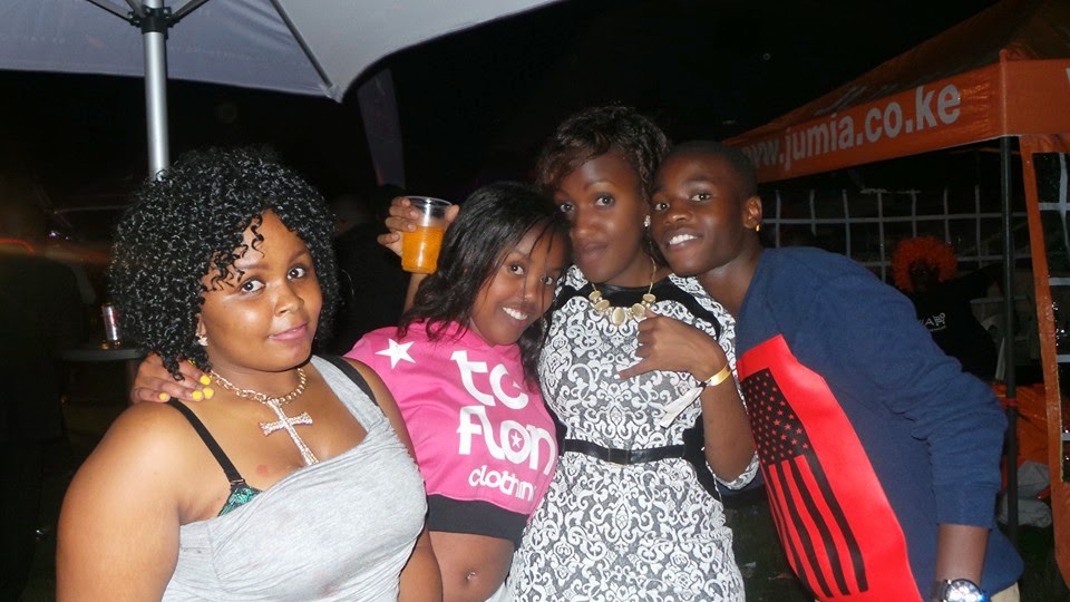 Ratchet photos from the Barbecue Live Party, See how some drunk ladies