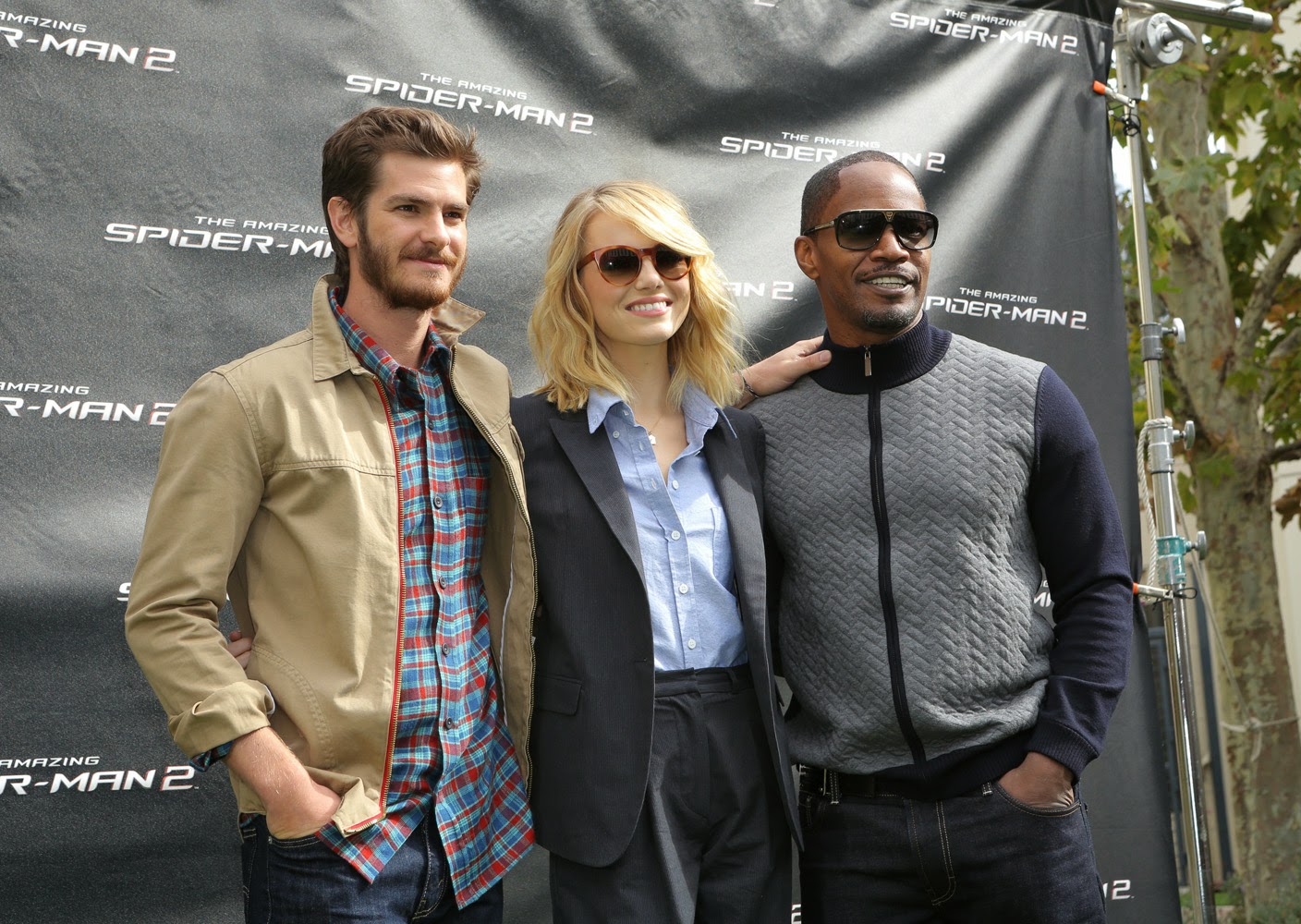 Cast of “AMAZING SPIDERMAN 2” brings cheer to fans