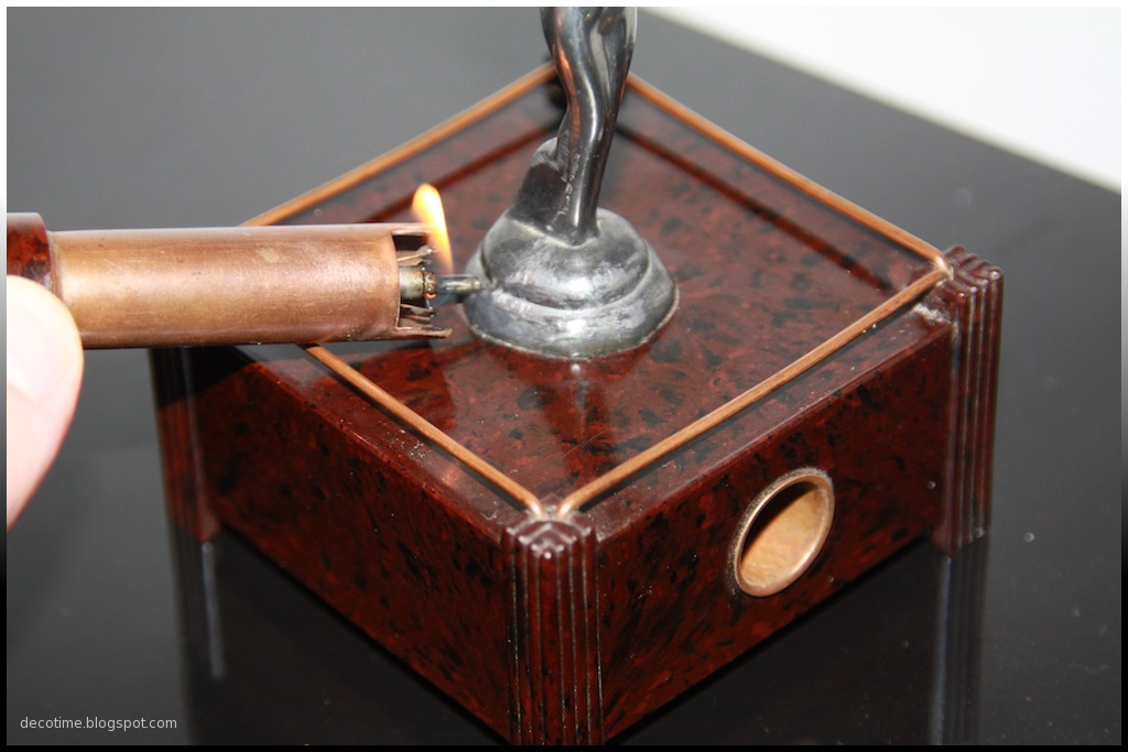 The Roaring Twenties . . Dunhill Silent Flame Table Lighter c.1935