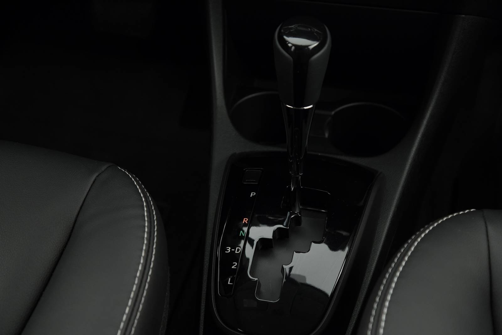 Novo Toyota Etios Automático 2017 preços; especificações