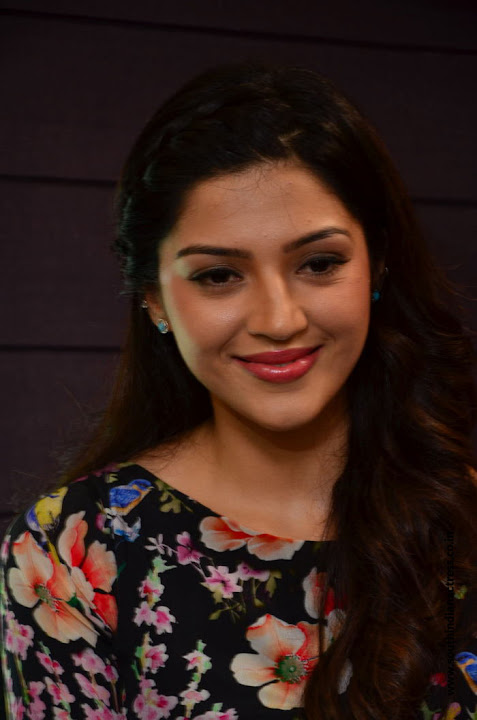 Mehreen Pirzada at Naturals Salon launch