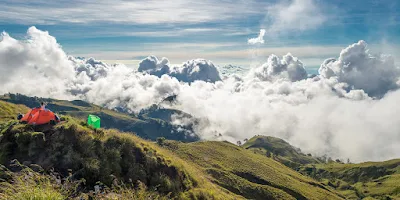 Plawangan Senaru Crater Rim 2641 meters Mt Rinjani