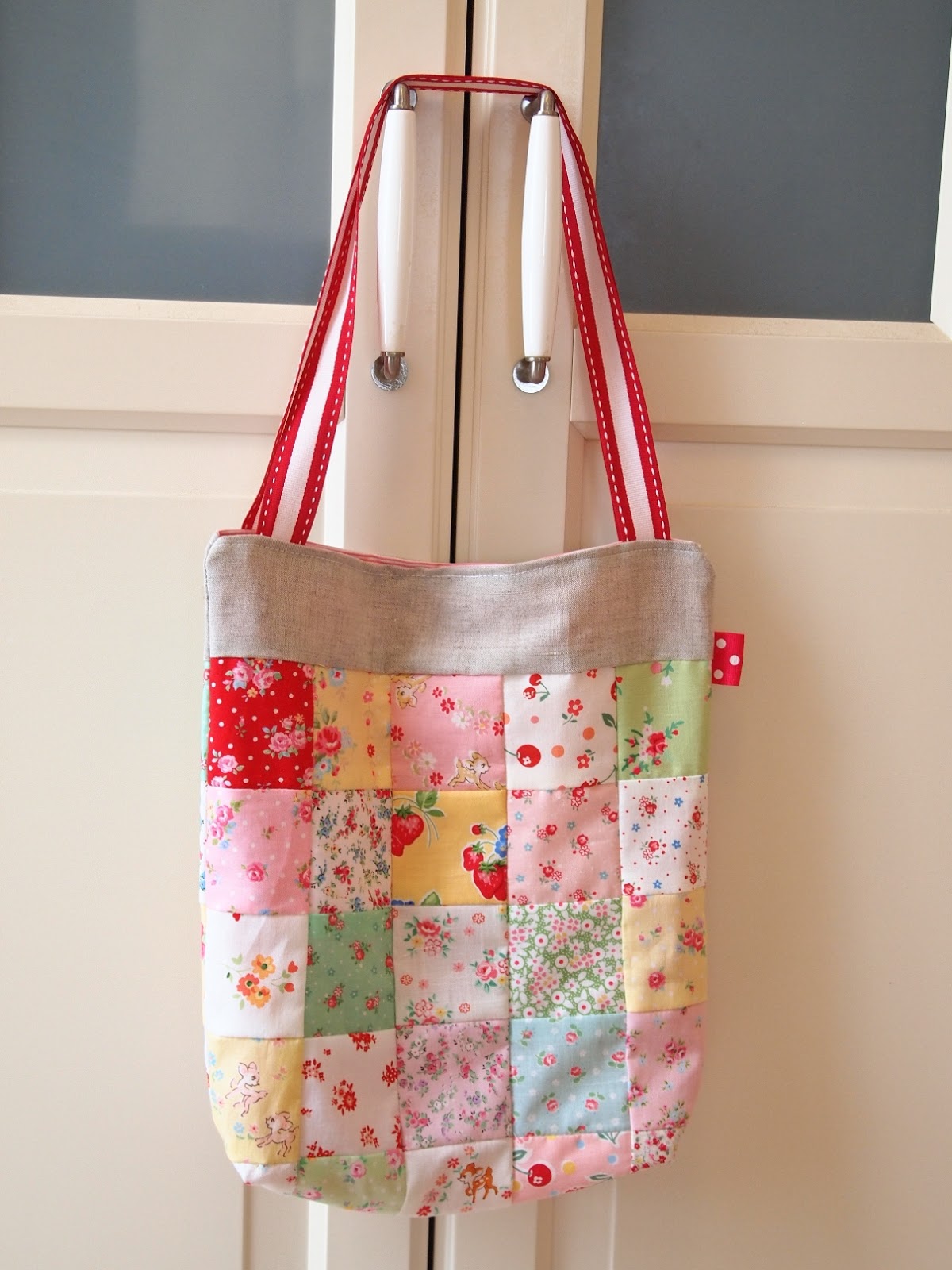 sew sew n sew A Medium Sized Patchwork Tote Bag