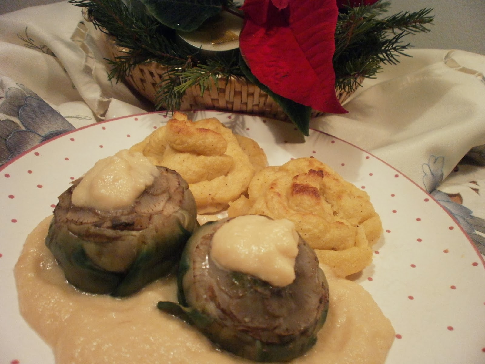 Las cosas de Rocío Alcachofas en nidos de patatas dorados con salsa de