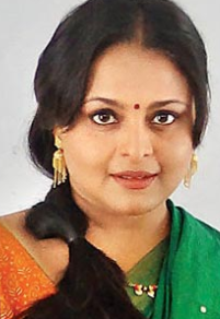 Shilpa Shirodkar movies, husband, family, hot age, photos, family photos, images, marriage photos, wedding, daughter, date of birth, husband photo, films, indian actress, sister, now, wiki, biography