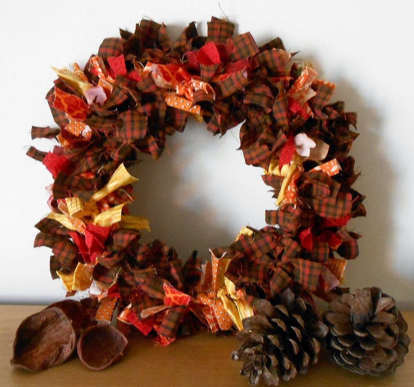 susie 39 s sunroom a plum fabric wreath for fall christmas quilt blocks