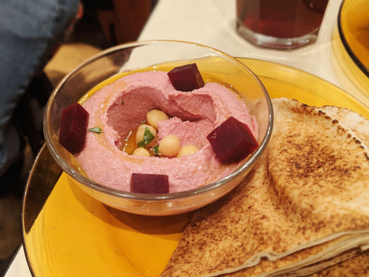 Beetroot houmous with pitta bread