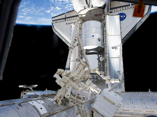 Transbordador Espacial Discovery en su última visita a la ISS