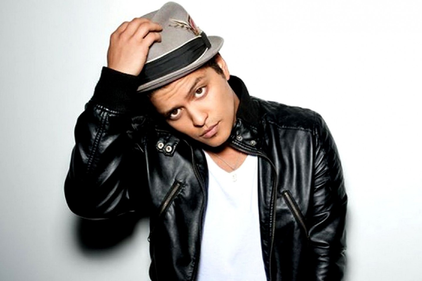 ブルーノ・マーズ Bruno Mars 第60回グラミー賞を6部門制覇!!旬ブロ ブルーノ・マーズ Bruno Mars 第60回グラミー賞を6部門制覇!!旬ブロ