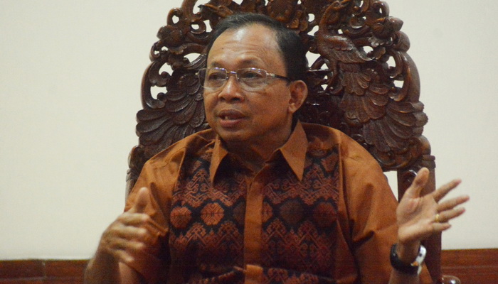 Gubernur Koster Minta Penyuluh Bahasa Bali Gali Pendidikan Karakter