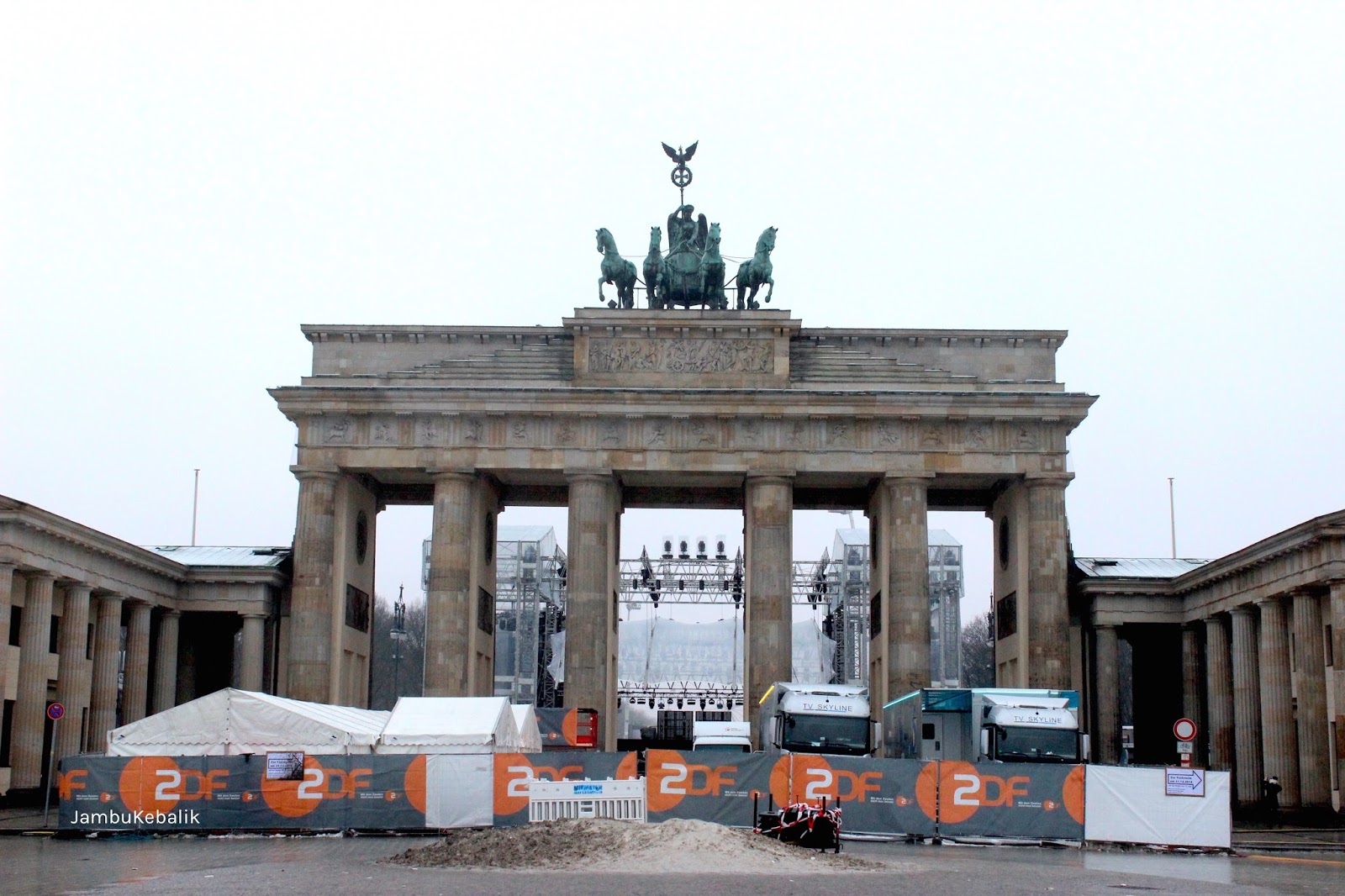 Jalan-Jalan di Berlin, Jerman-2 brandenburger tor gate