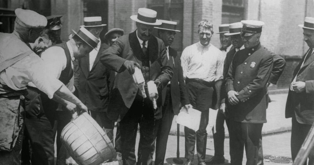 20 Historical Photos From the Days of American Prohibition Vintage Everyday