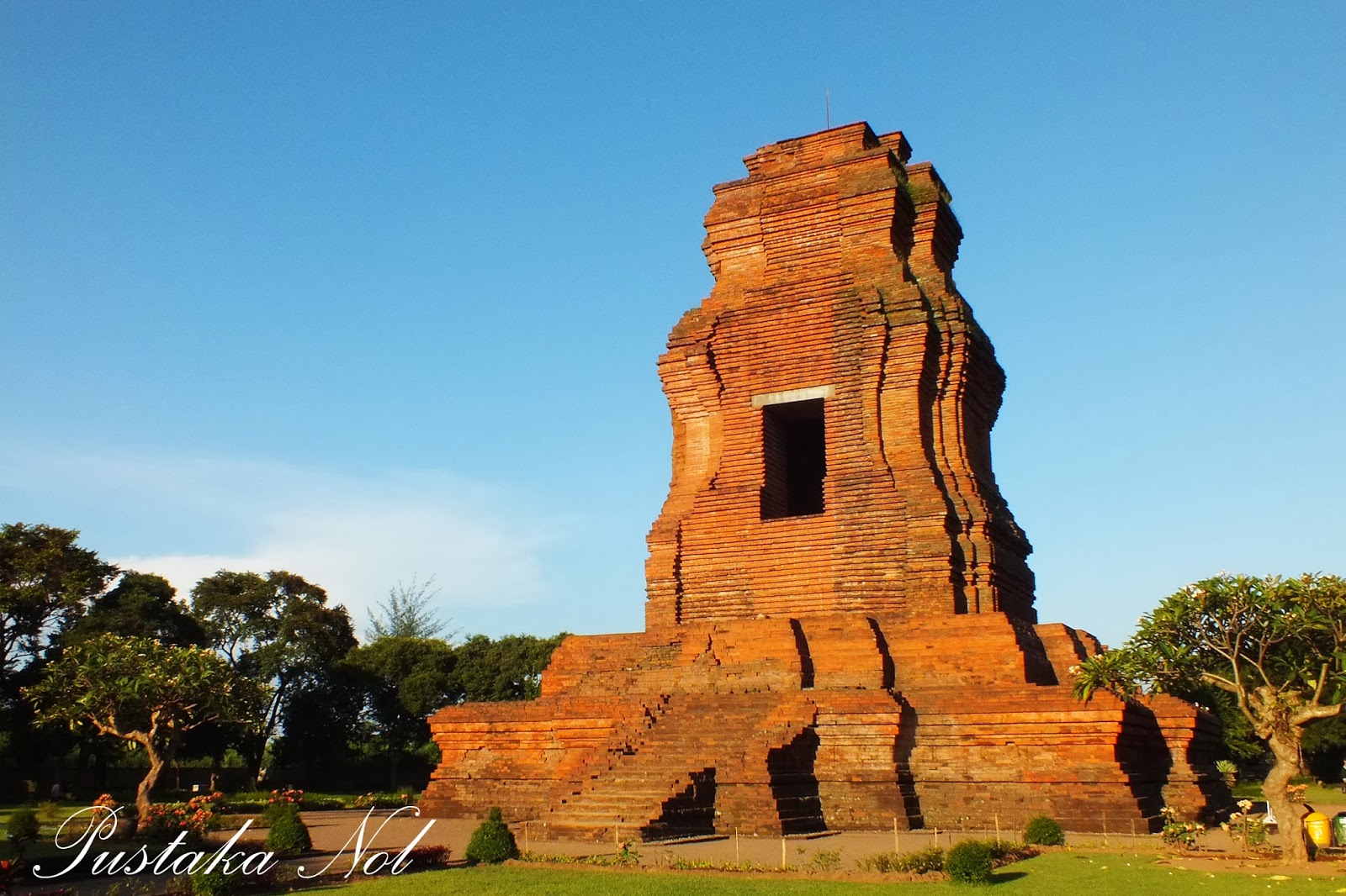 Pustaka Nol: Candi Brahu