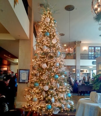 Christmas Decorations at the Hotel Bethlehem - Bethlehem, PA | Taste As You Go