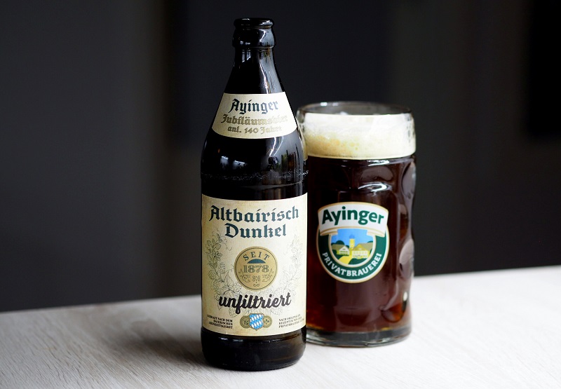 Olutkellari: Ayinger Altbairisch Dunkel Unfiltriert - Olutposti