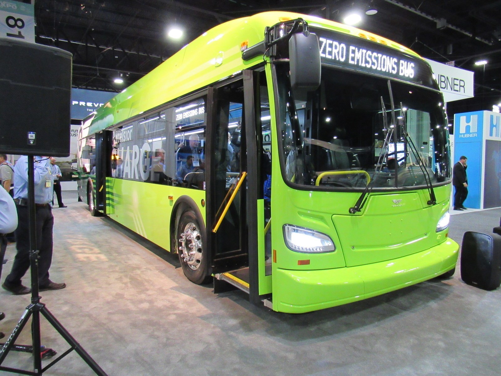 Canadá anuncia estímulo à compra de veículos elétricos, mas está atrasado em transporte público com zero emissões 1 New Flyer Xcelsior CHARGE