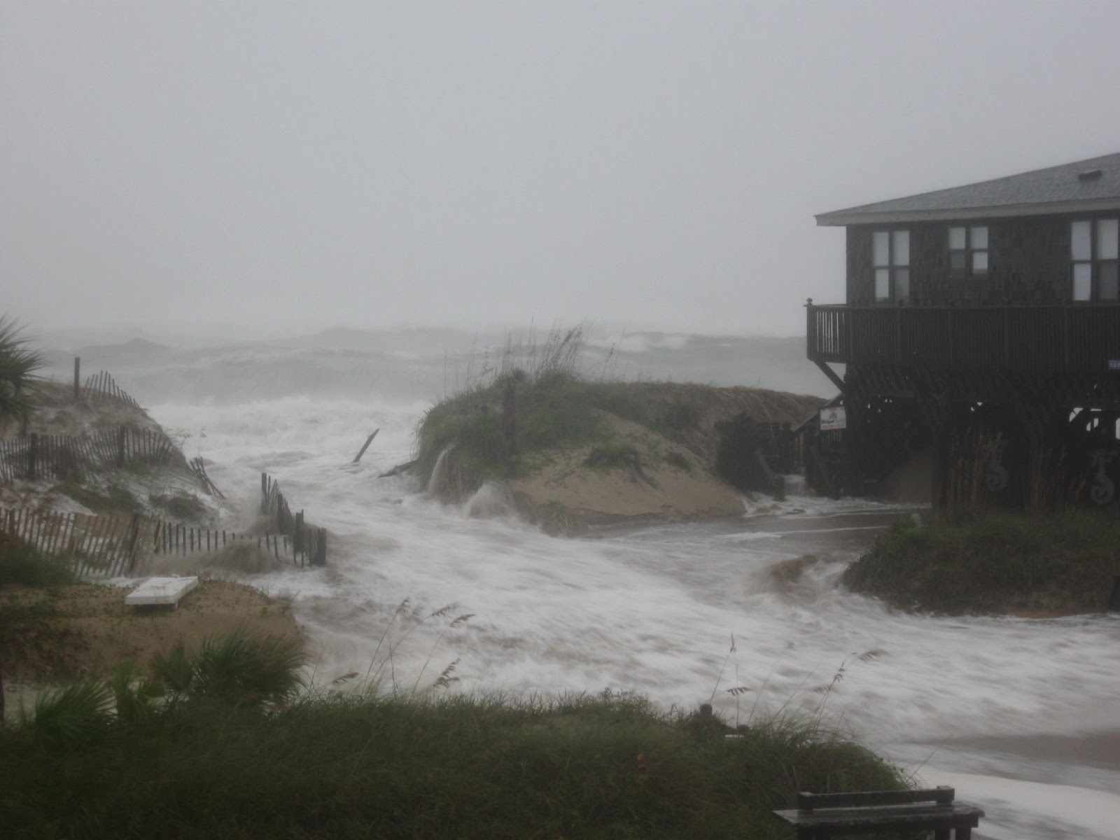 46028 Cottage Ave Buxton, NC "Stone's Throw" Sandy Storm Update Buxton, NC 8am 10/28/12