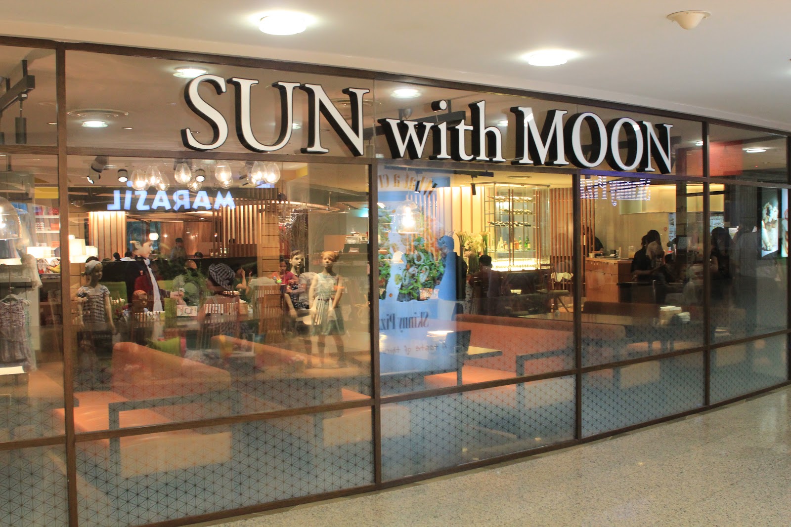 Sun With Moon Japanese Dining & Cafe Wheelock Place, Orchard