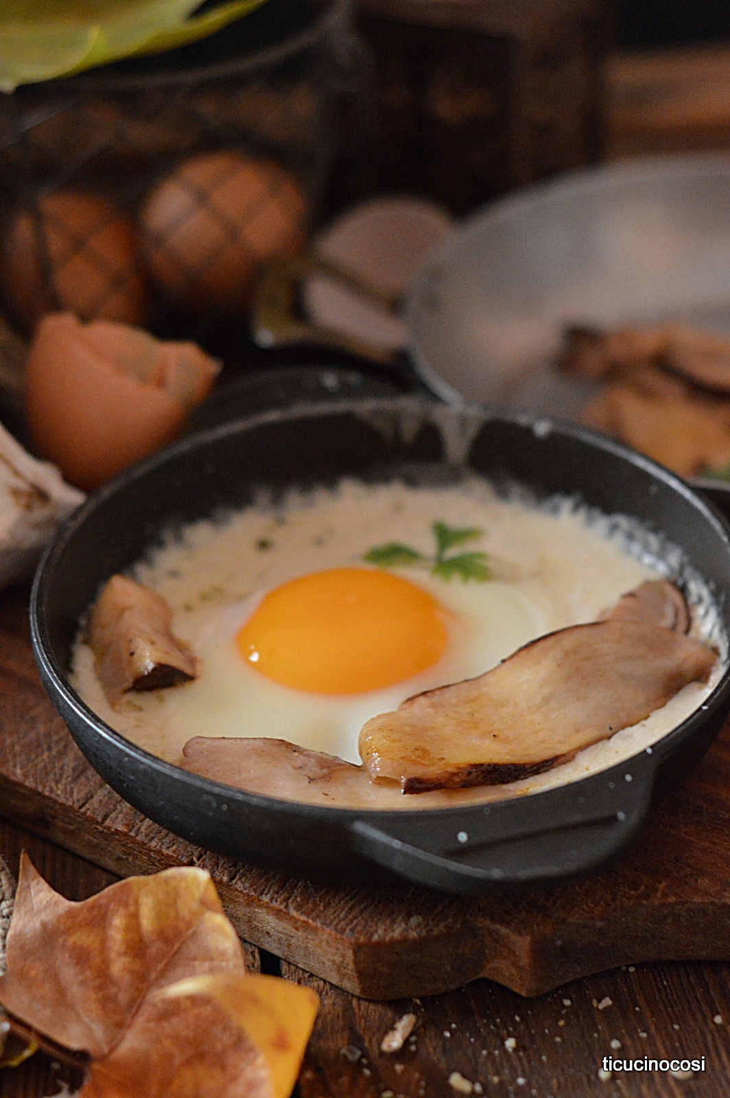 UOVO SU FONDUTA E PORCINI