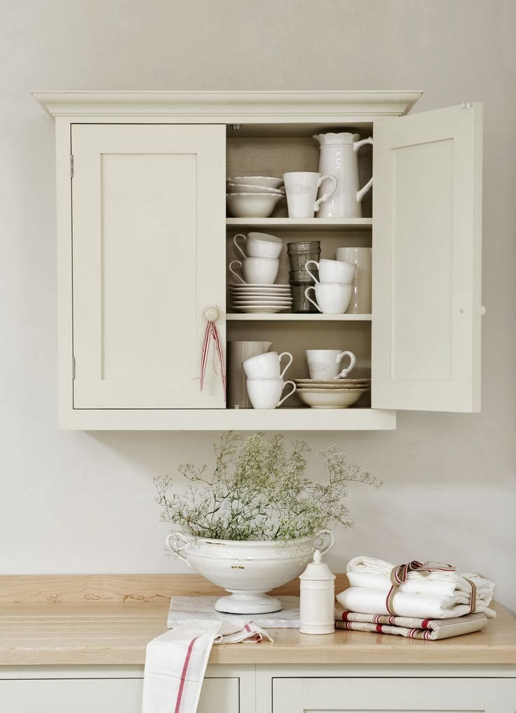 Heir and Space Hanging Cupboards