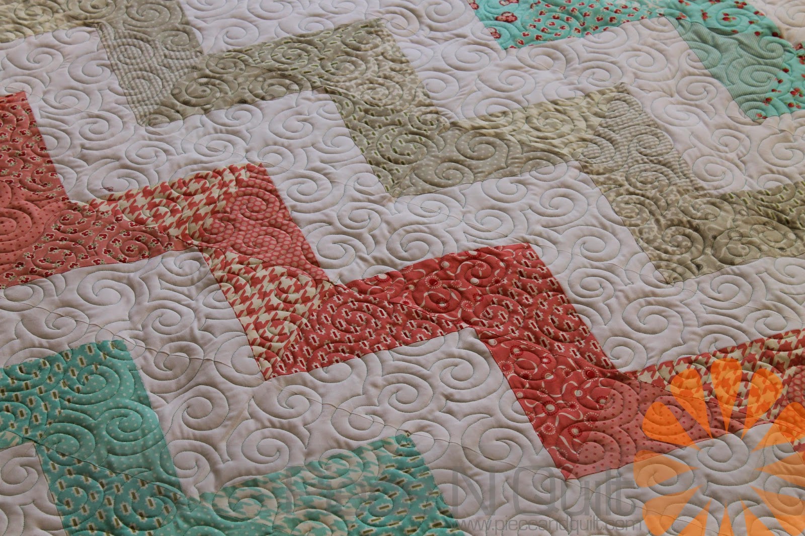 Piece N Quilt Machine Quilting with Contrasting Thread
