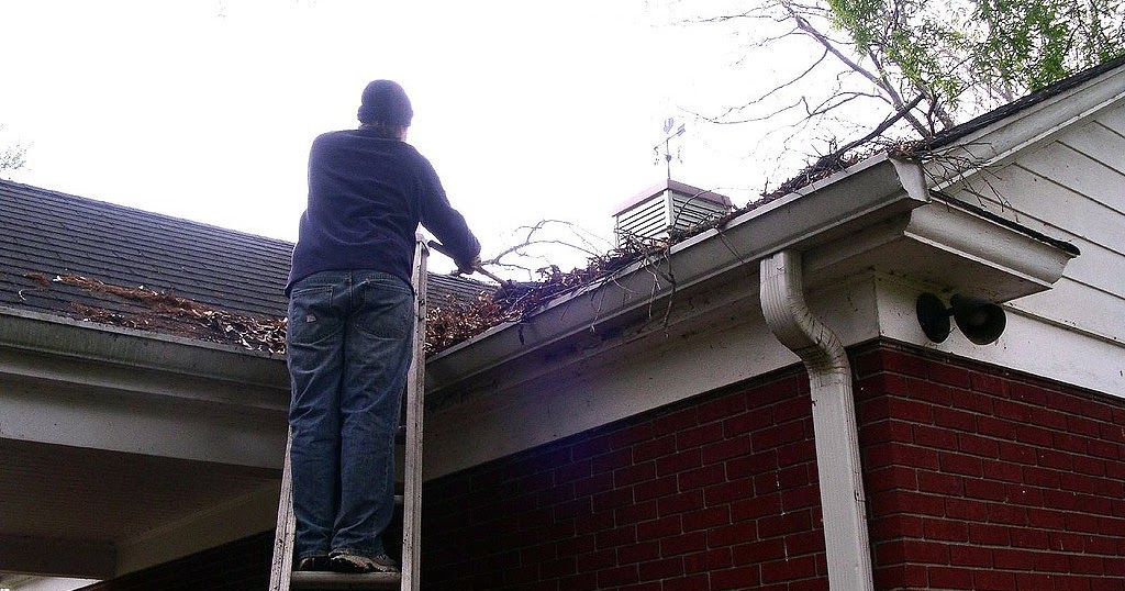 Gutter and Downspout Cleaning West Edmonton