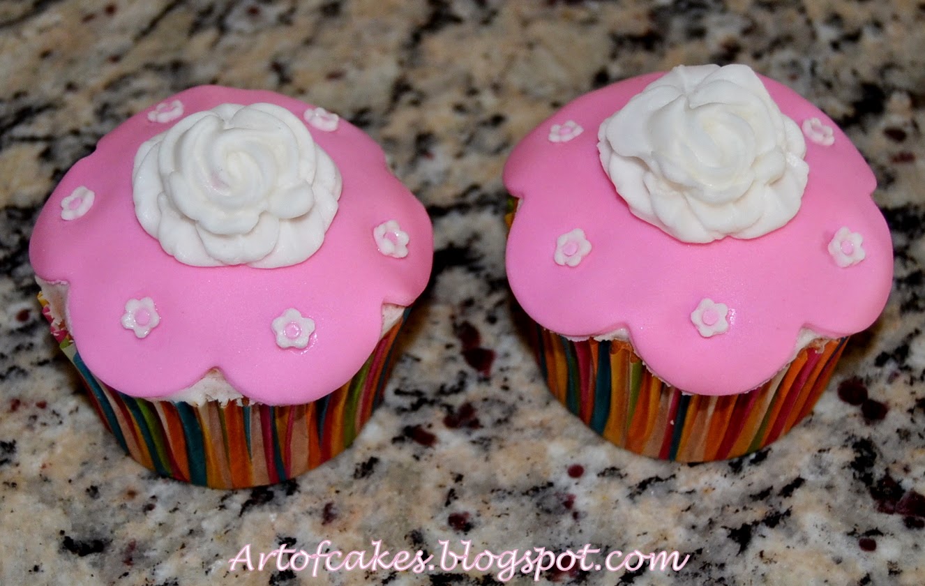 Art Of Cakes Fondant Rose Cupcakes