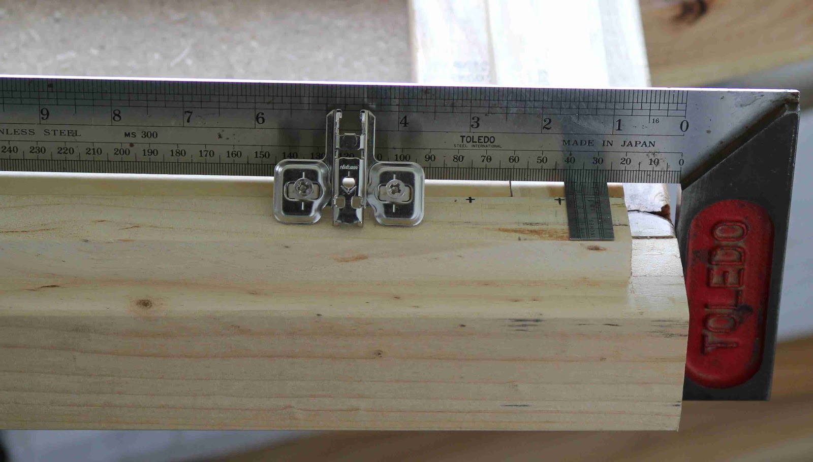 blog de VK5HSE IKEA mounting hole dimensions In case you need to