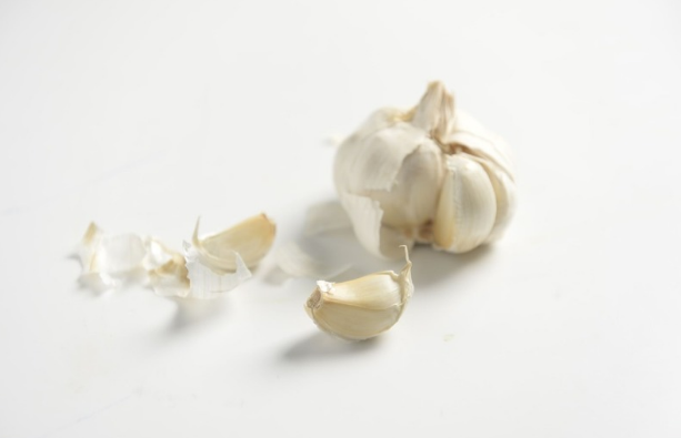 BENEFITS OF GARLIC AND SIDE EFFECTS FOR HEALTH