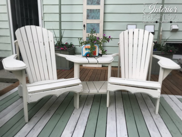 How to stain Adirondack outdoor furniture the easy way! Save your knees and valuable time by tossing the paintbrush to get it done in an afternoon.