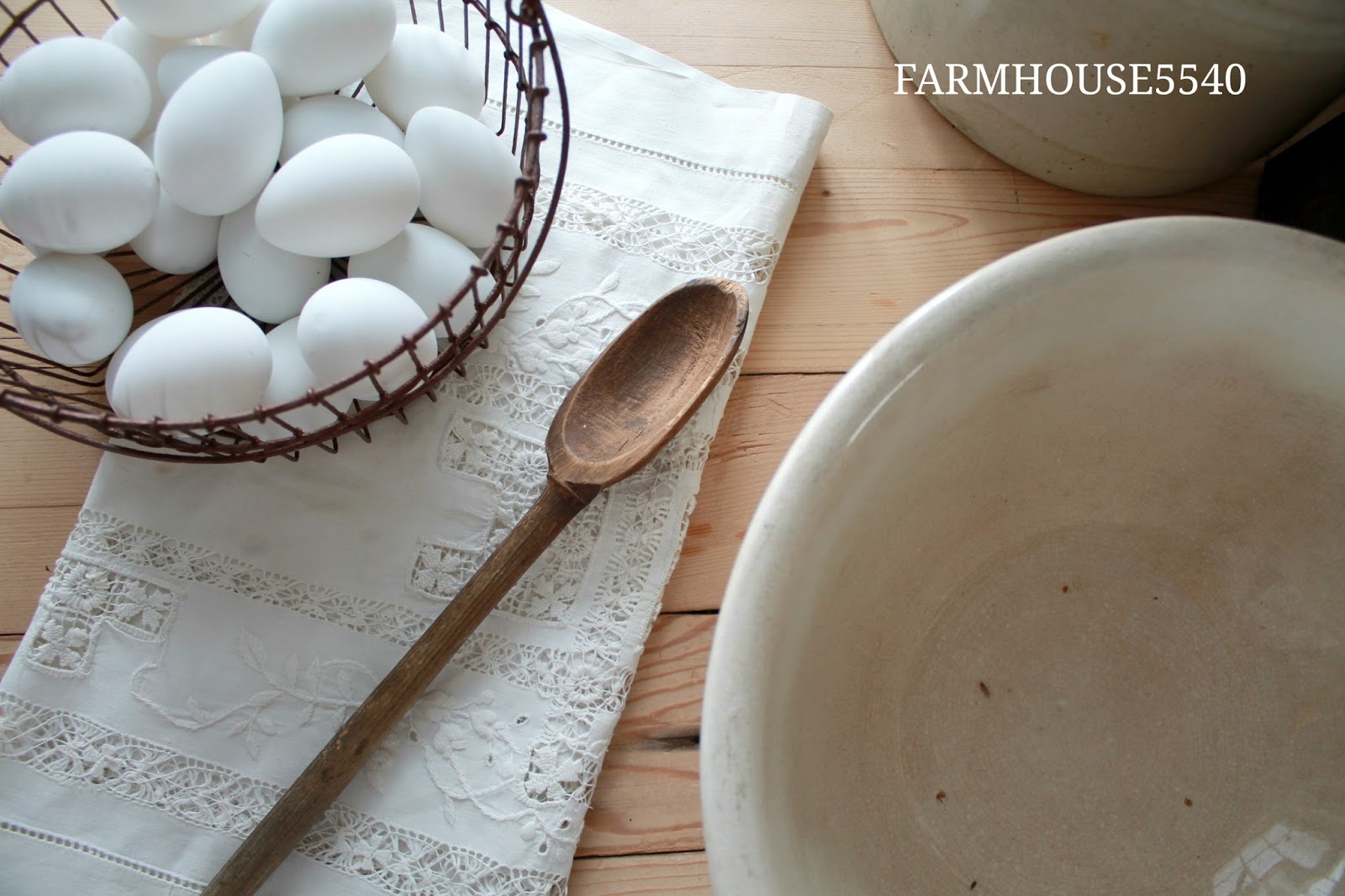 FARMHOUSE 5540 Farmhouse Inspiration Egg Baskets and Holders