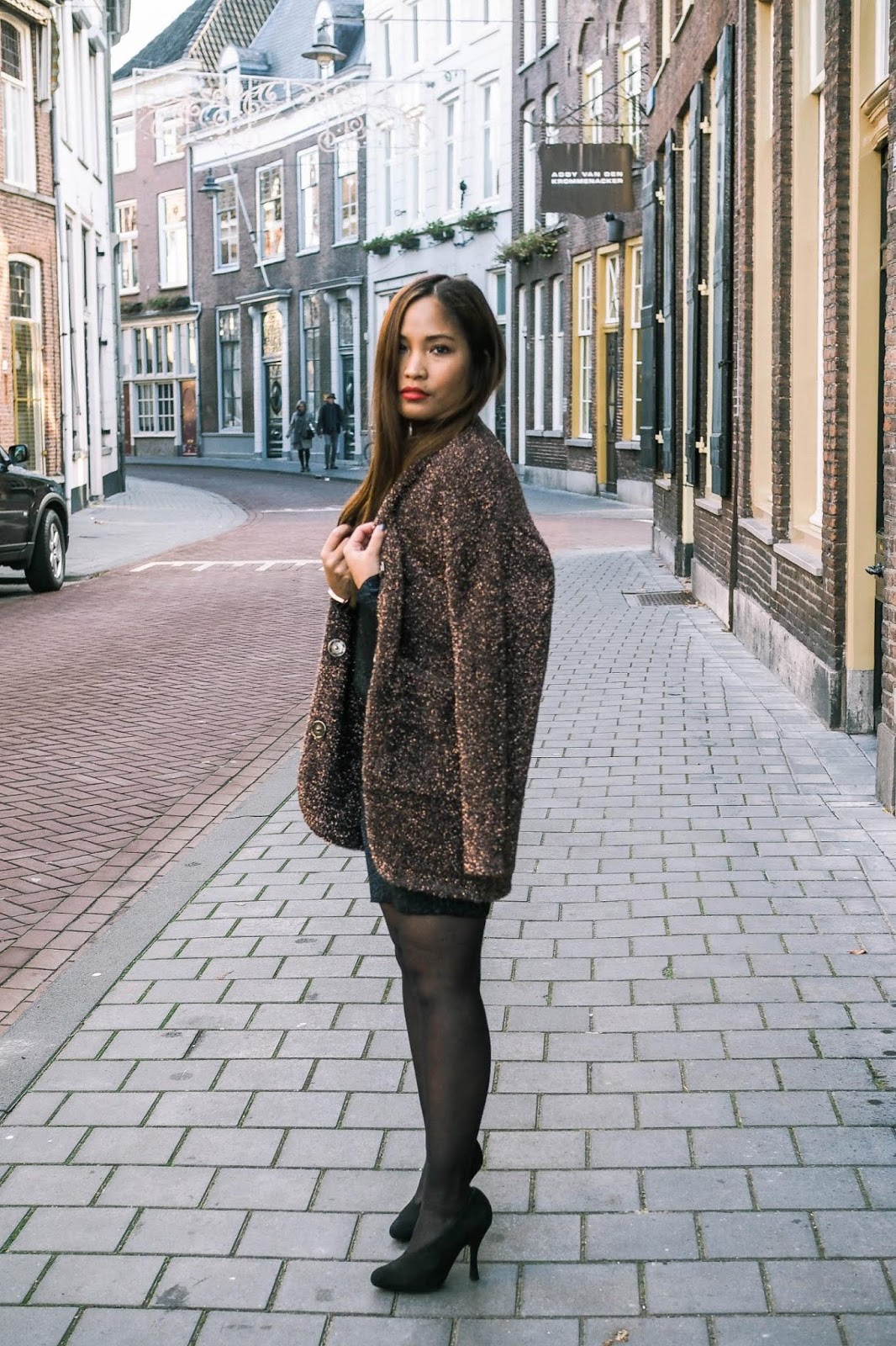 fabulous dressed blogger woman Sandra from Netherlands